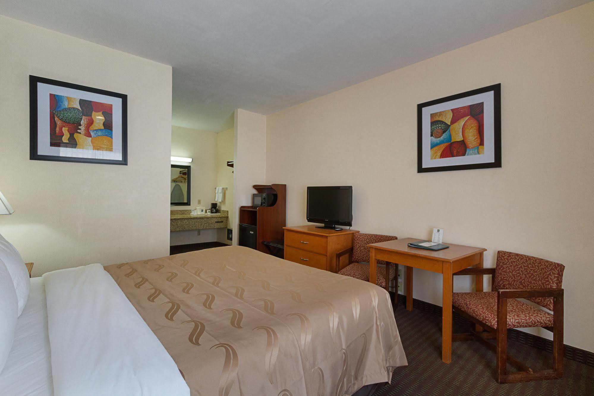 Quality Inn & Suites Huntington Beach Esterno foto